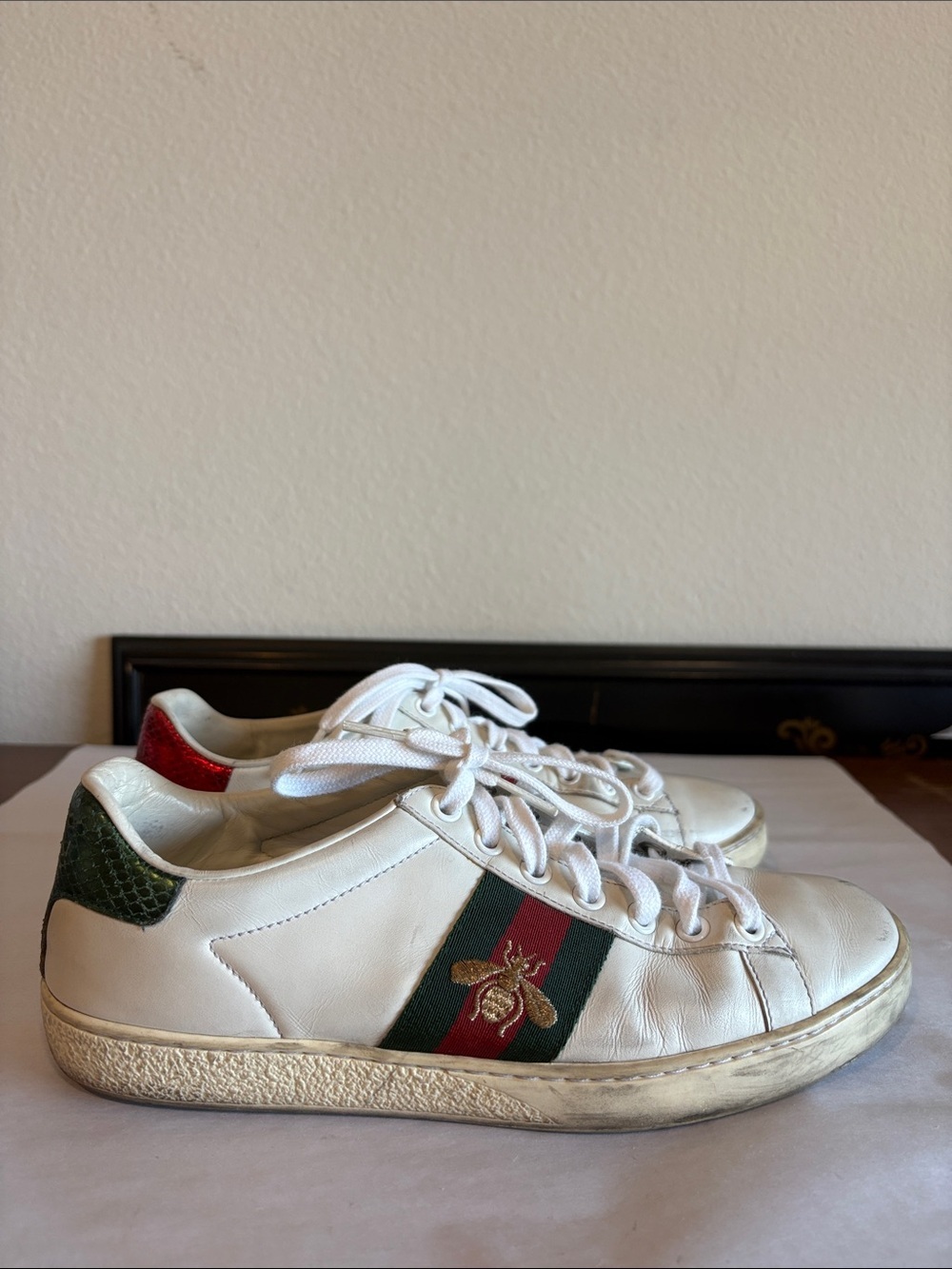 Authentic Leather Gucci Sneakers with Green & Red Accents plus Gold 🐝Embroidery